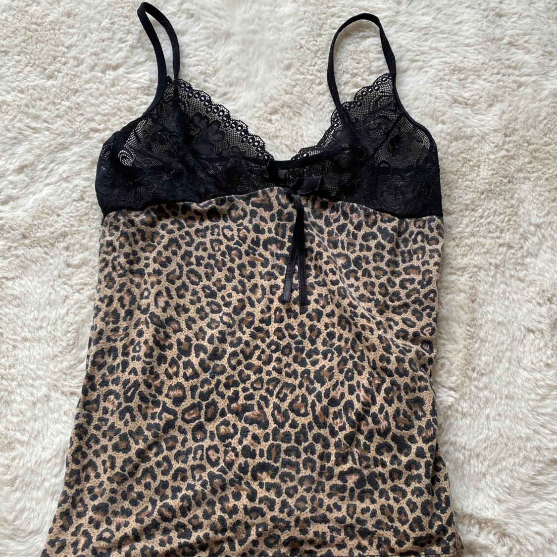 Leopardmönstrad spetslinnetopp