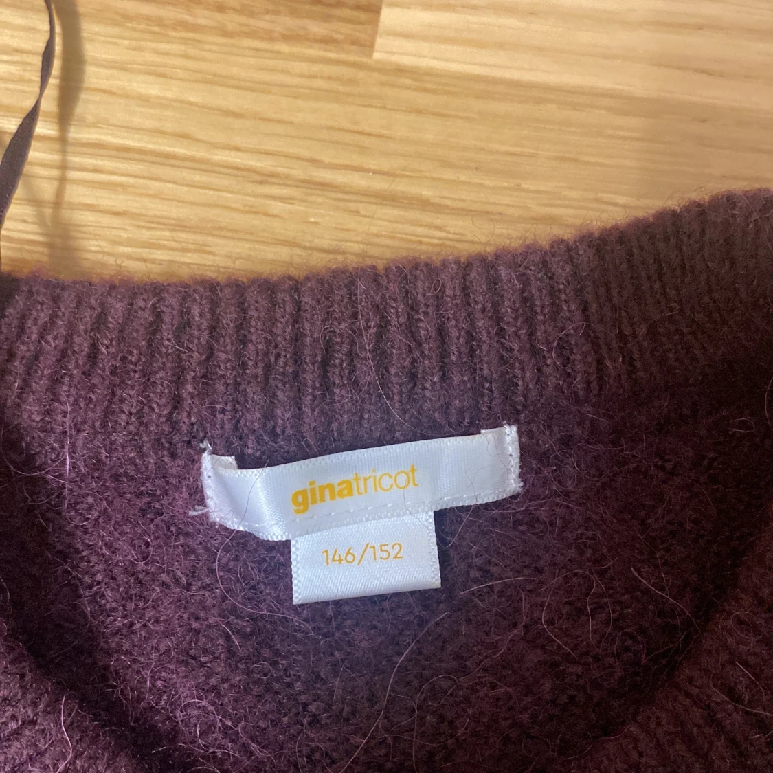 Stickad kortärmad vin röd tröja  - 2