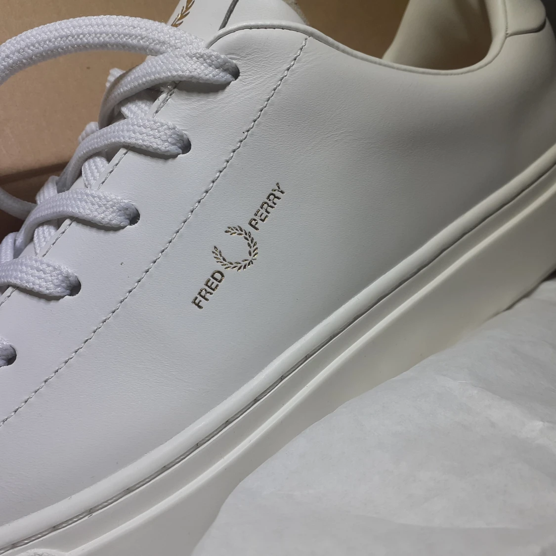 Vita sneakers från Fred Perry - 1