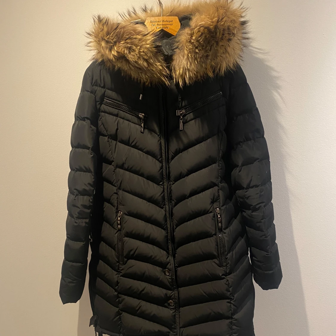 Svart lång pufferjacka Hollies päls - 1