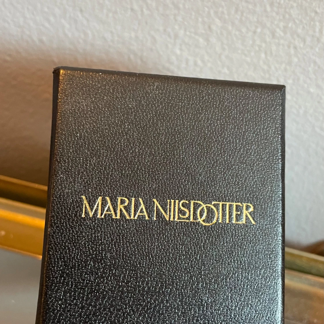 Maria Nilsdotter wing örhängen  - 90