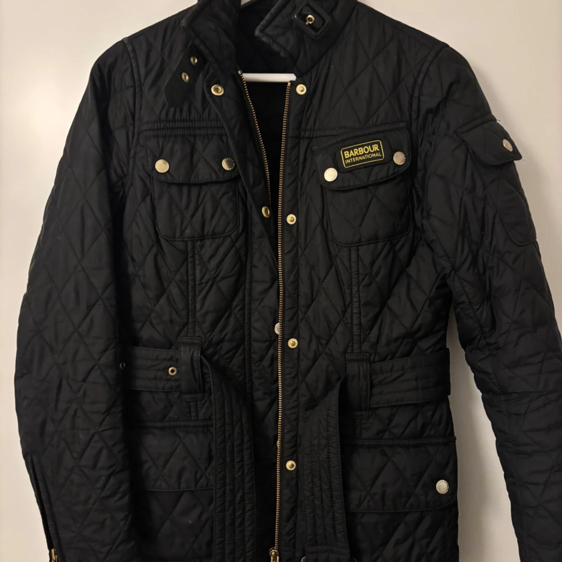 Svart quiltad jacka från Barbour