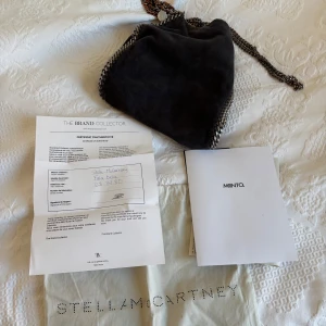 Stella McCartney - Svart Stella McCartney falabella väska i storlek 25x26❤️