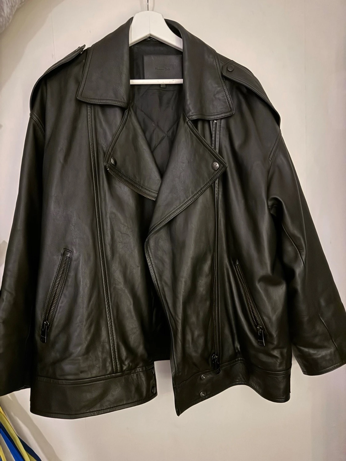 Oversized svart skinnjacka Massimo Dutti