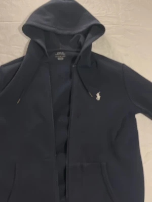 Polo zip tröja - Nästan helt ny använd få gången nypris 1895kr