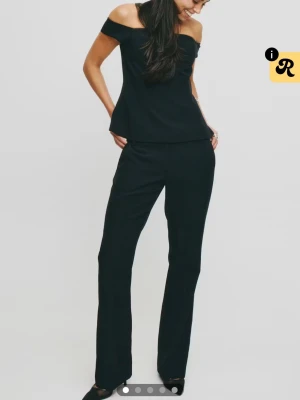 Bikbok kostymbyxor Vera - Jag säljer mina kostymbyxor från bikbok i modellen Vera då dom tyvärr inte passar mig längre