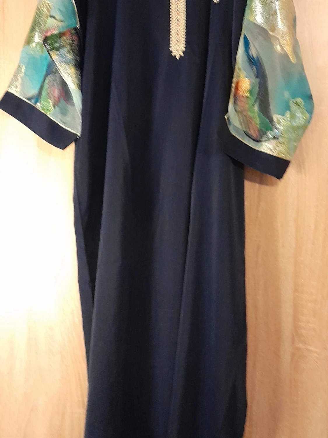 Mörkblå långklänning med broderi - 3