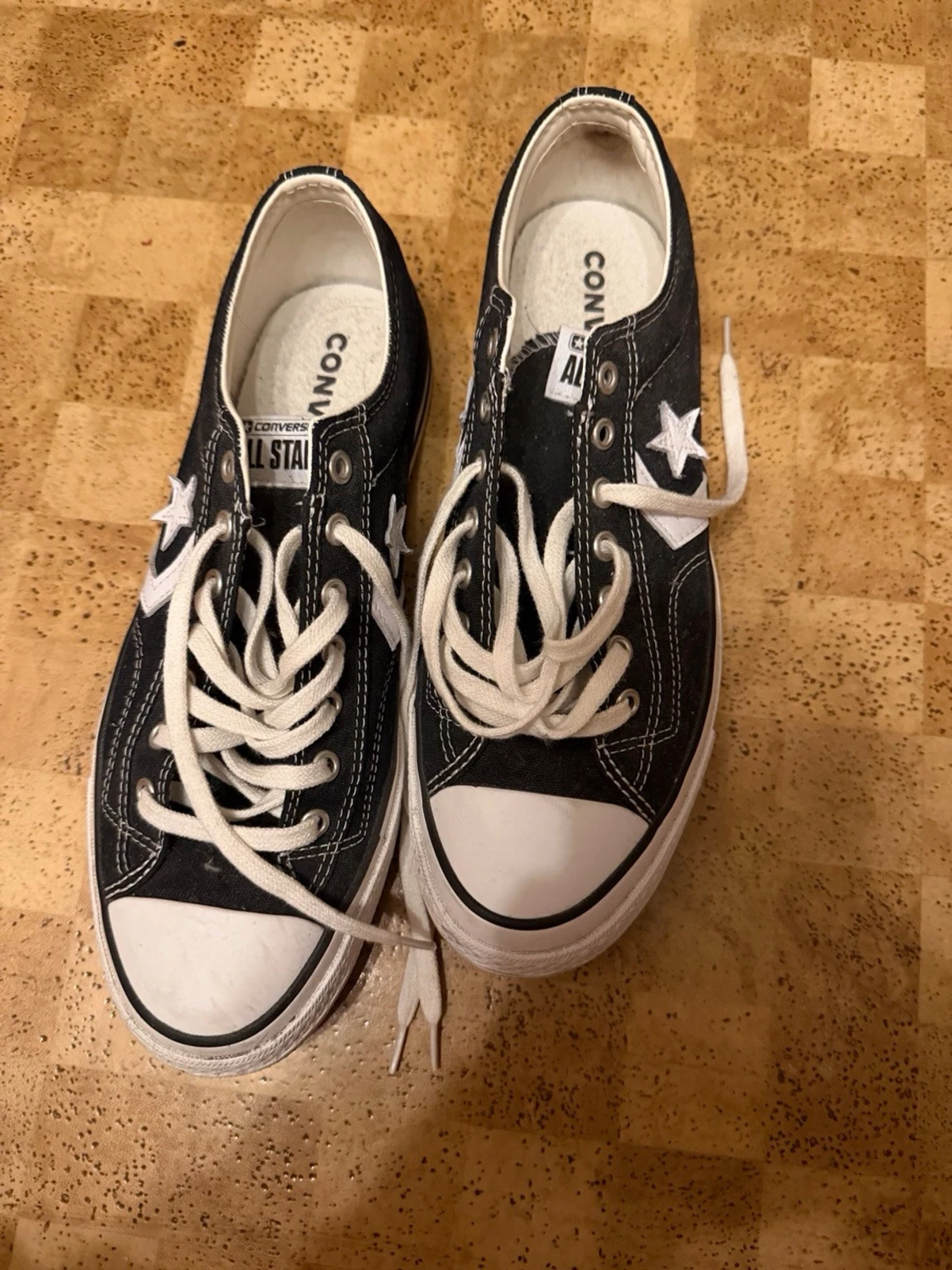 Svarta Converse One Star sneakers - 1