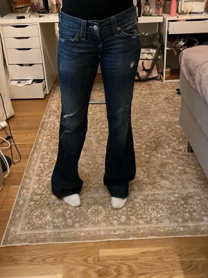 True religion vintage jeans -  vintage true religion flare jeans!   📏waist:38cm innerleg: 85cm total lenght: 105cm 🚚1-2 days before shipping  A bit of holes on the back heel
