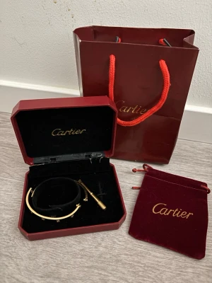 Armband - Använda ej fått i gåva 