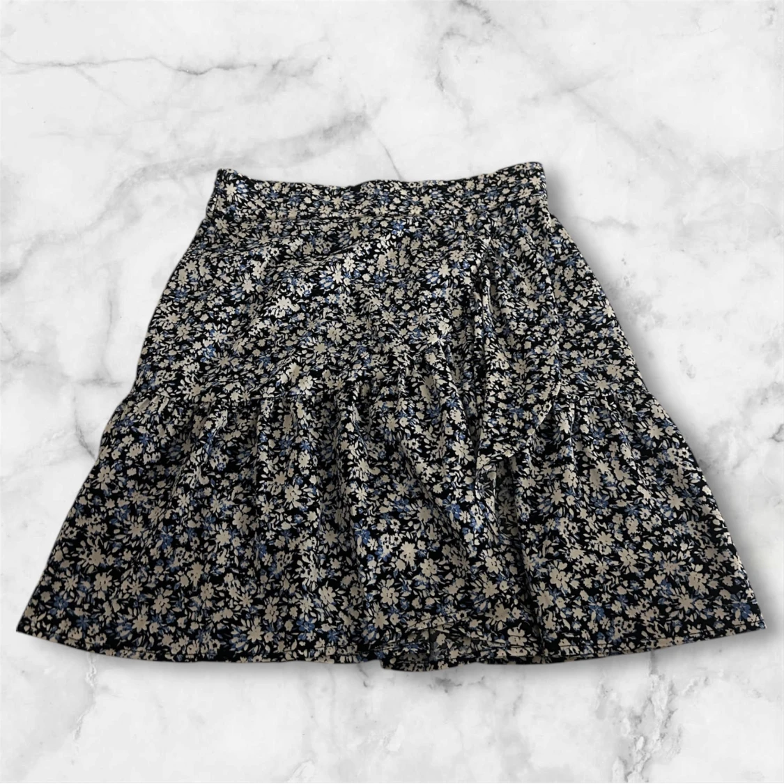 Blommig kortkjol från Lindex