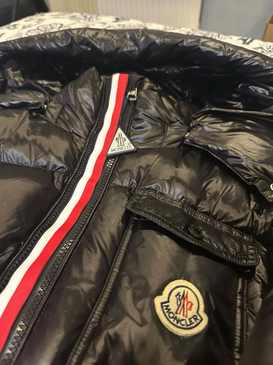 Svart pufferjacka från Moncler - 1