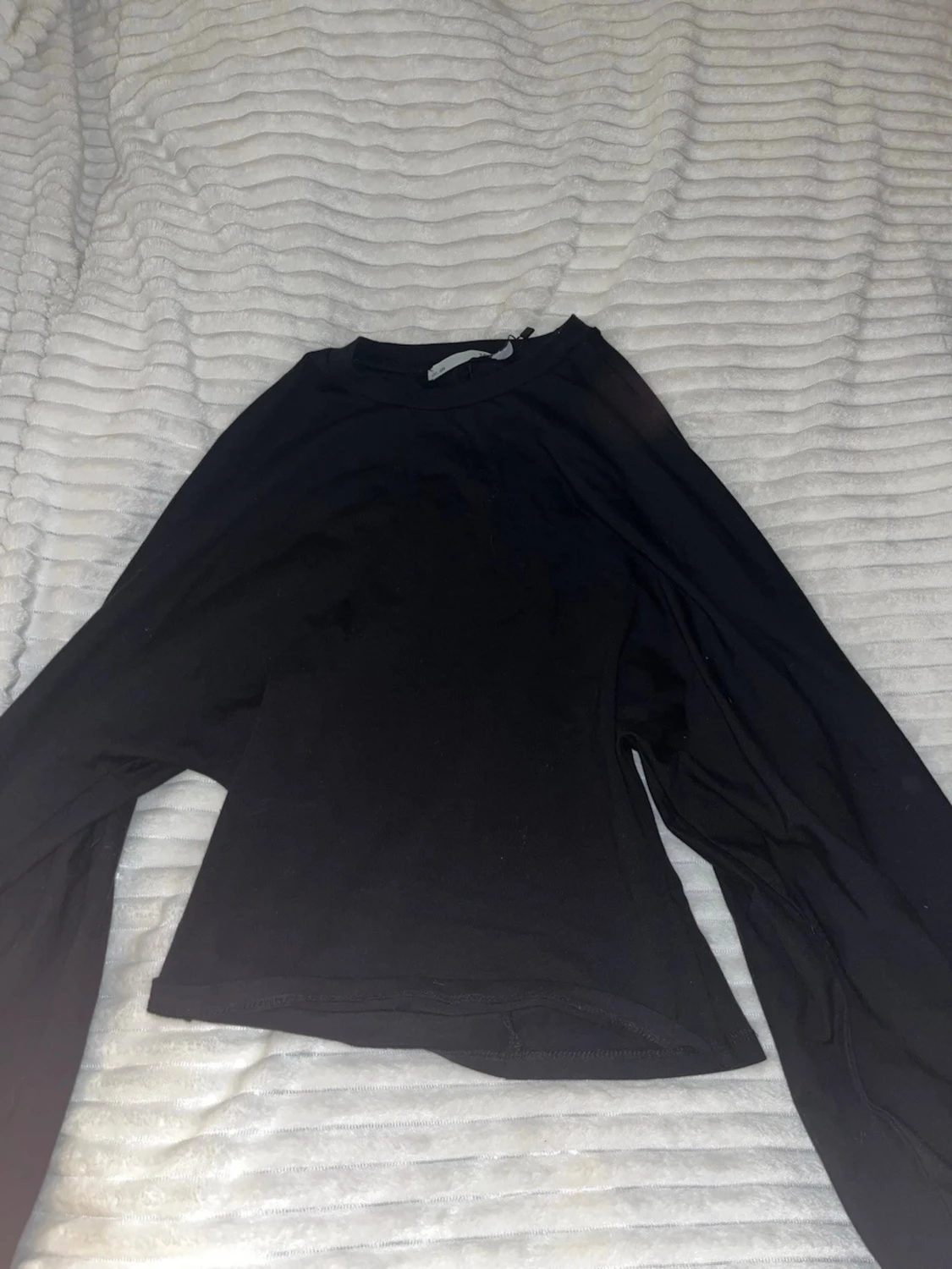 Svart croppad långärmad topp - 3