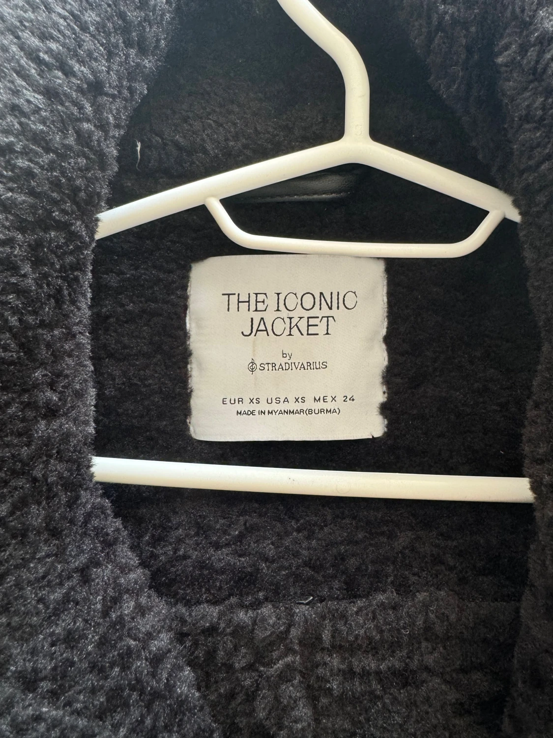 Svart teddyjacka från Stradivarius XS - 1