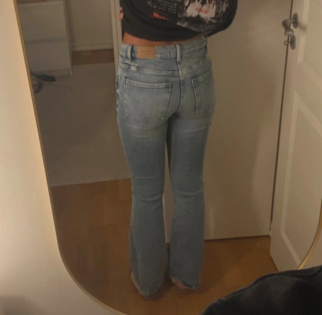 Bootcut ljusblå jeans från Gina Tricot - 2
