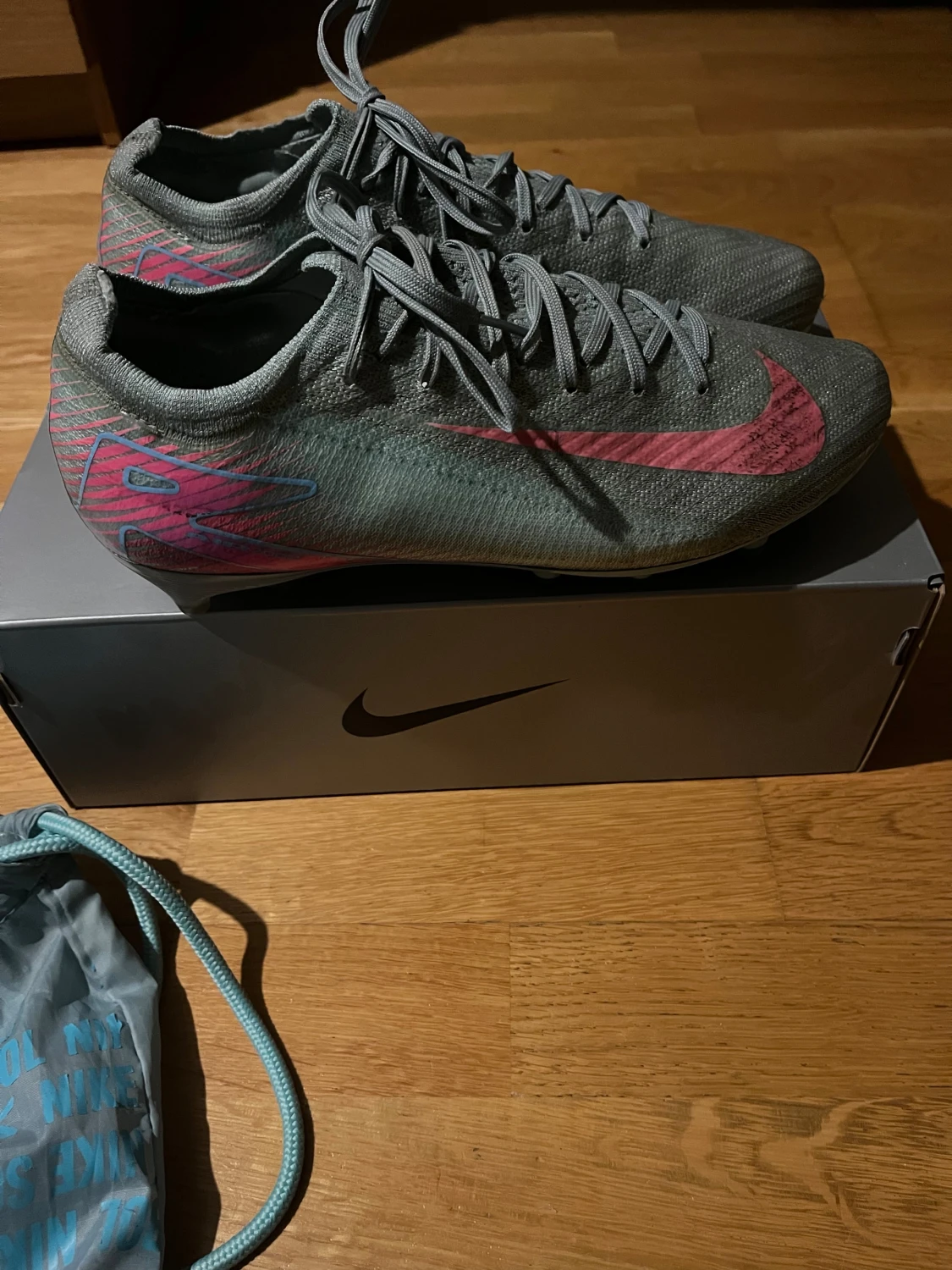  Nike fotbollsskor  - 1