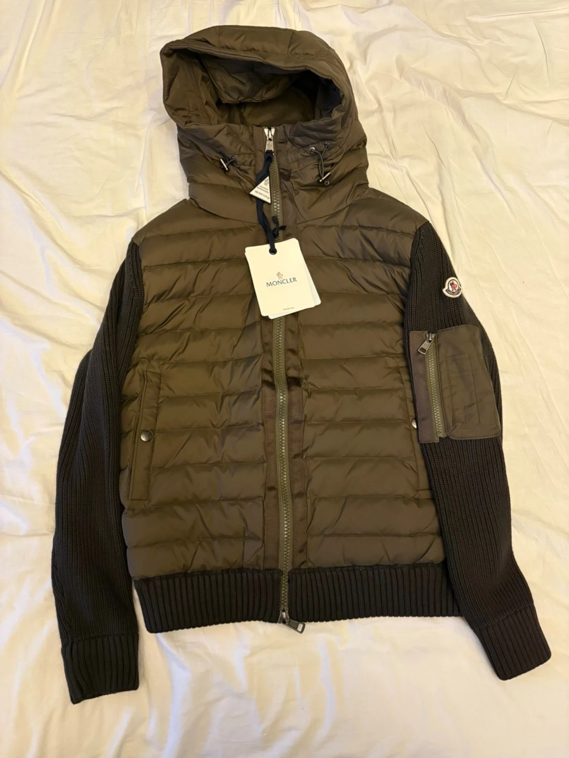Moncler brun pufferjacka med huva