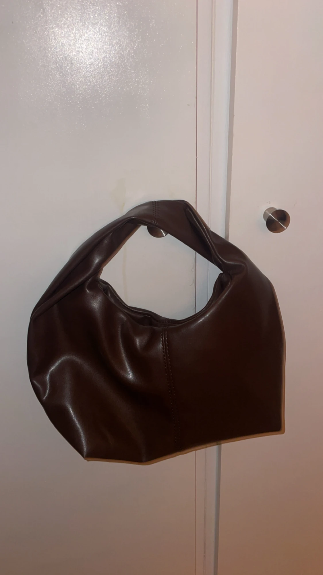 Brun axelväska i skinn