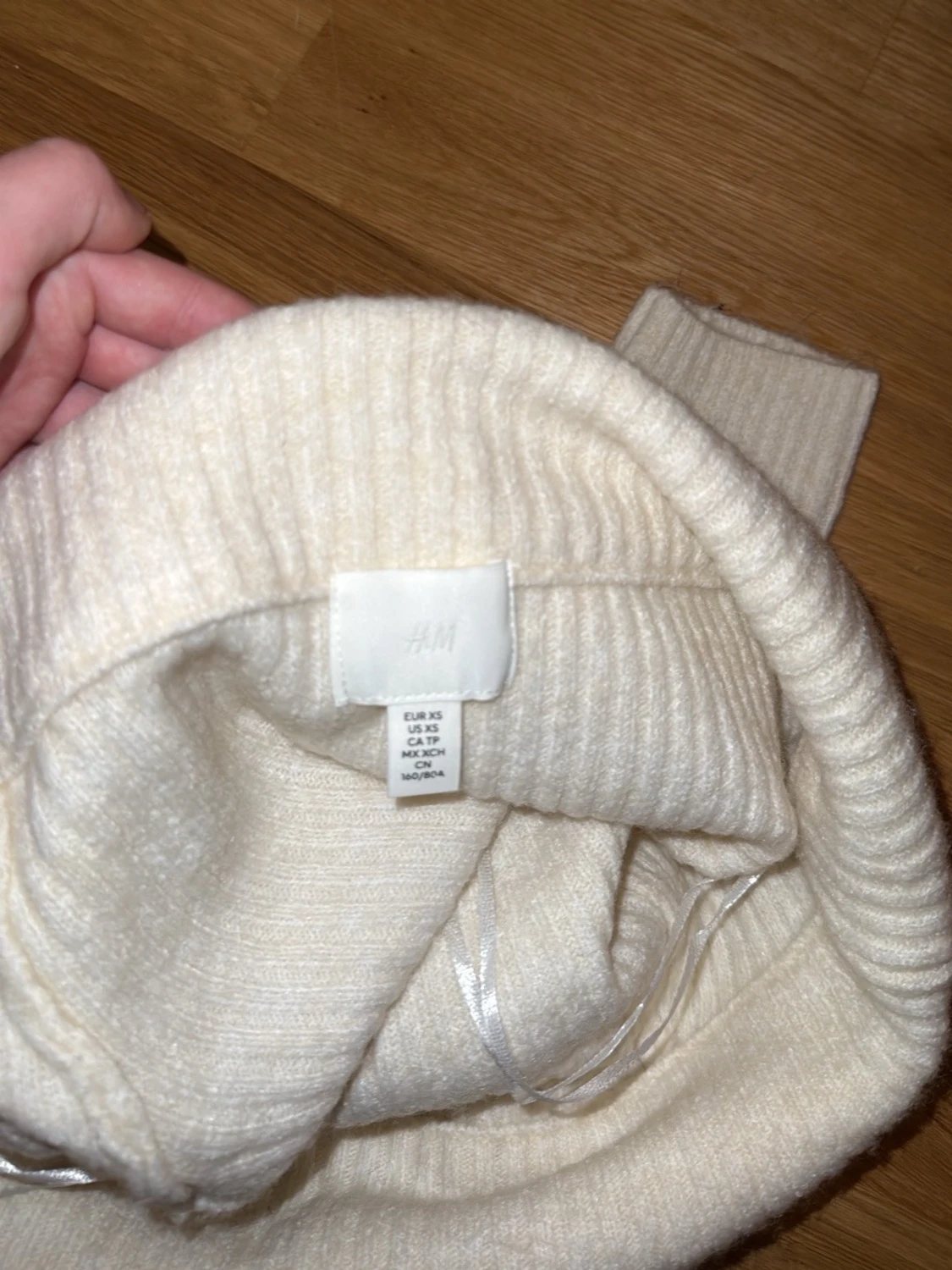 Offshoulder ribbad tröja från H&M - 1