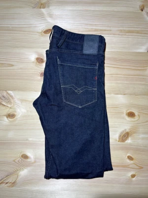 Replay ”Jondrill” Jeans - Modell: Jondrill | Skick: 9/10 | Storlek: W31 L32 | Öppen för prisförslag | Skriv vid fråga!  