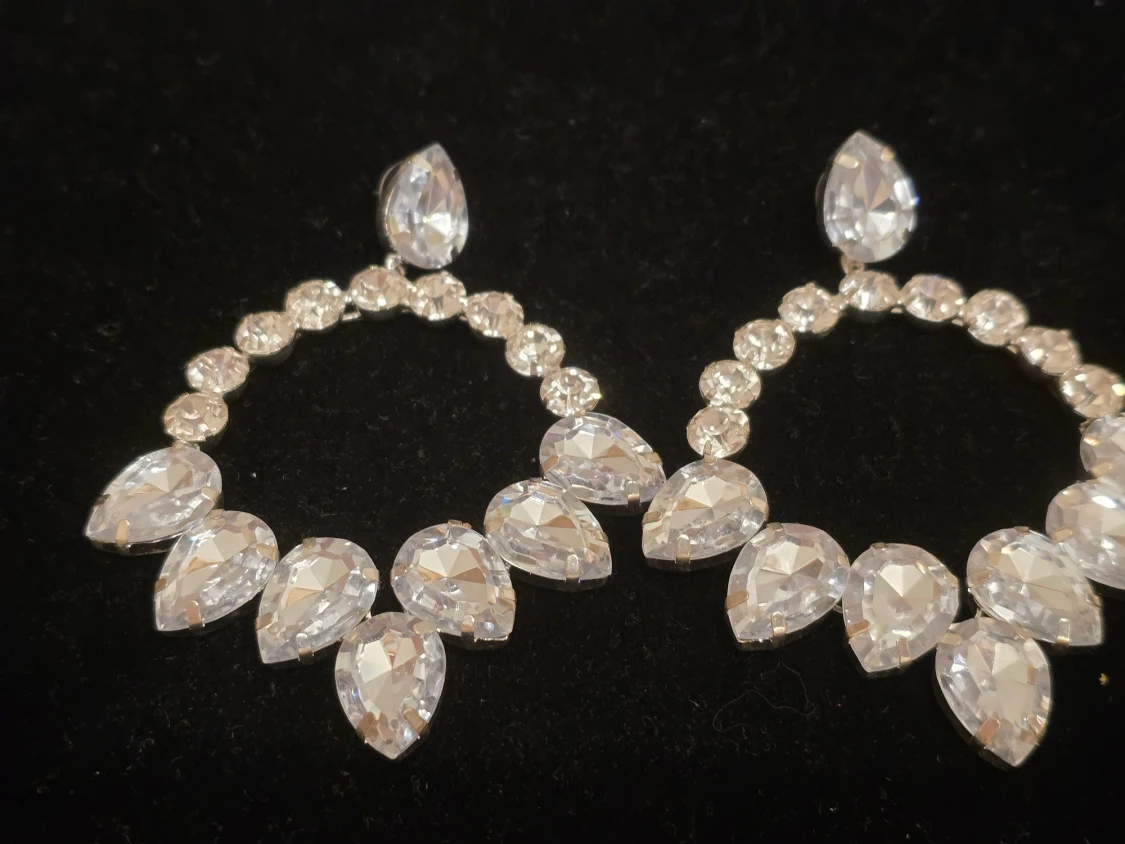 Glittriga örhängen 