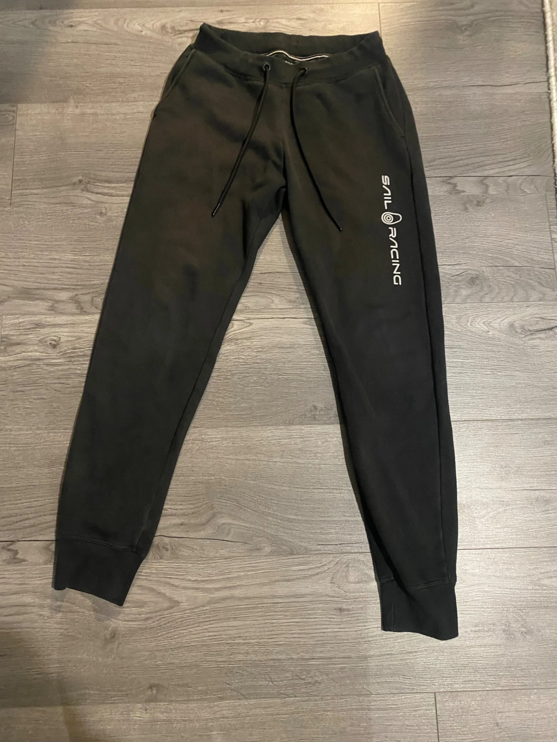 Svarta mjukisbyxor Sail Racing S