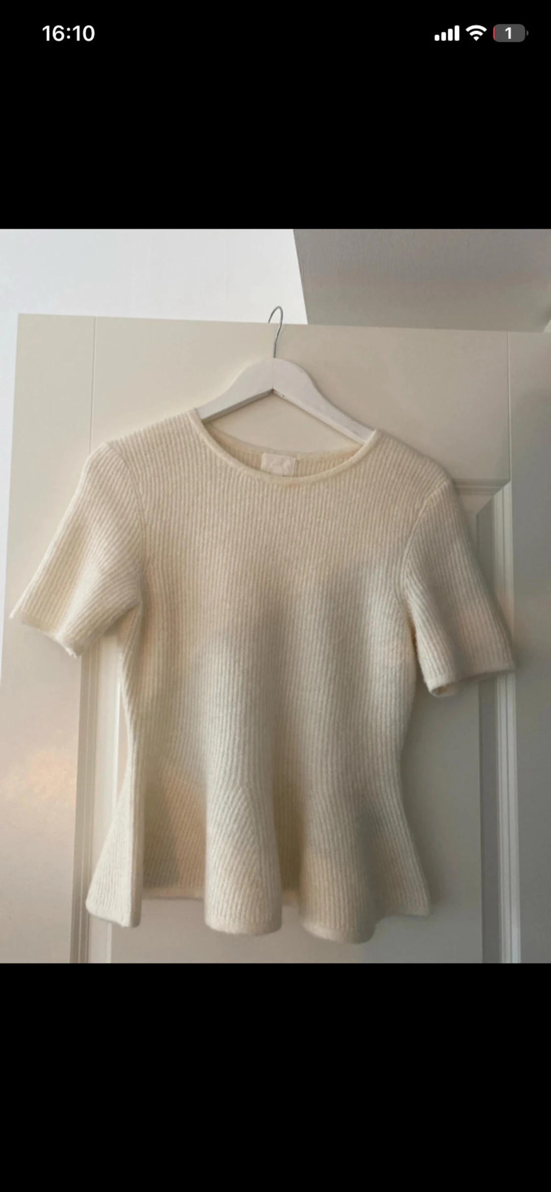 Ribbad vit stickad tröja från H&M