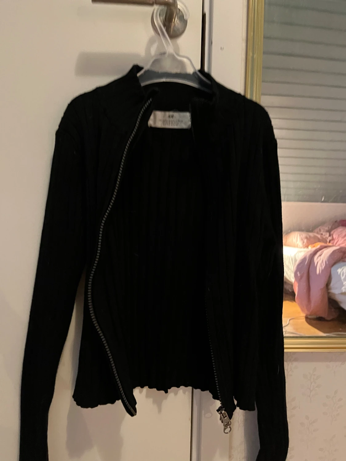 Svart ribbad kofta från H&M - 1