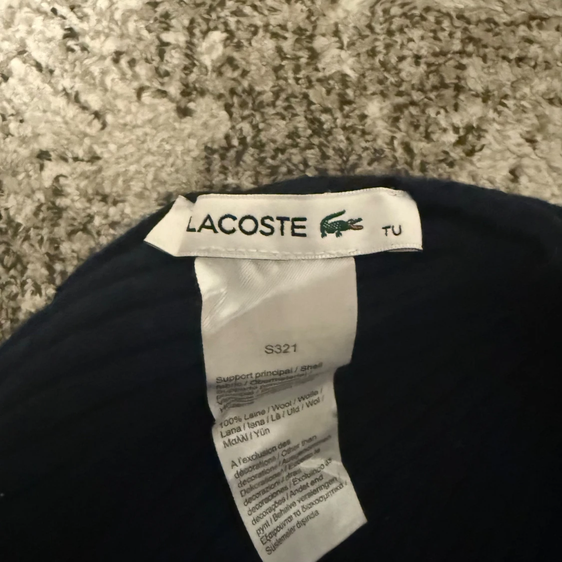 Mörkblå ribbstickad mössa Lacoste - 2