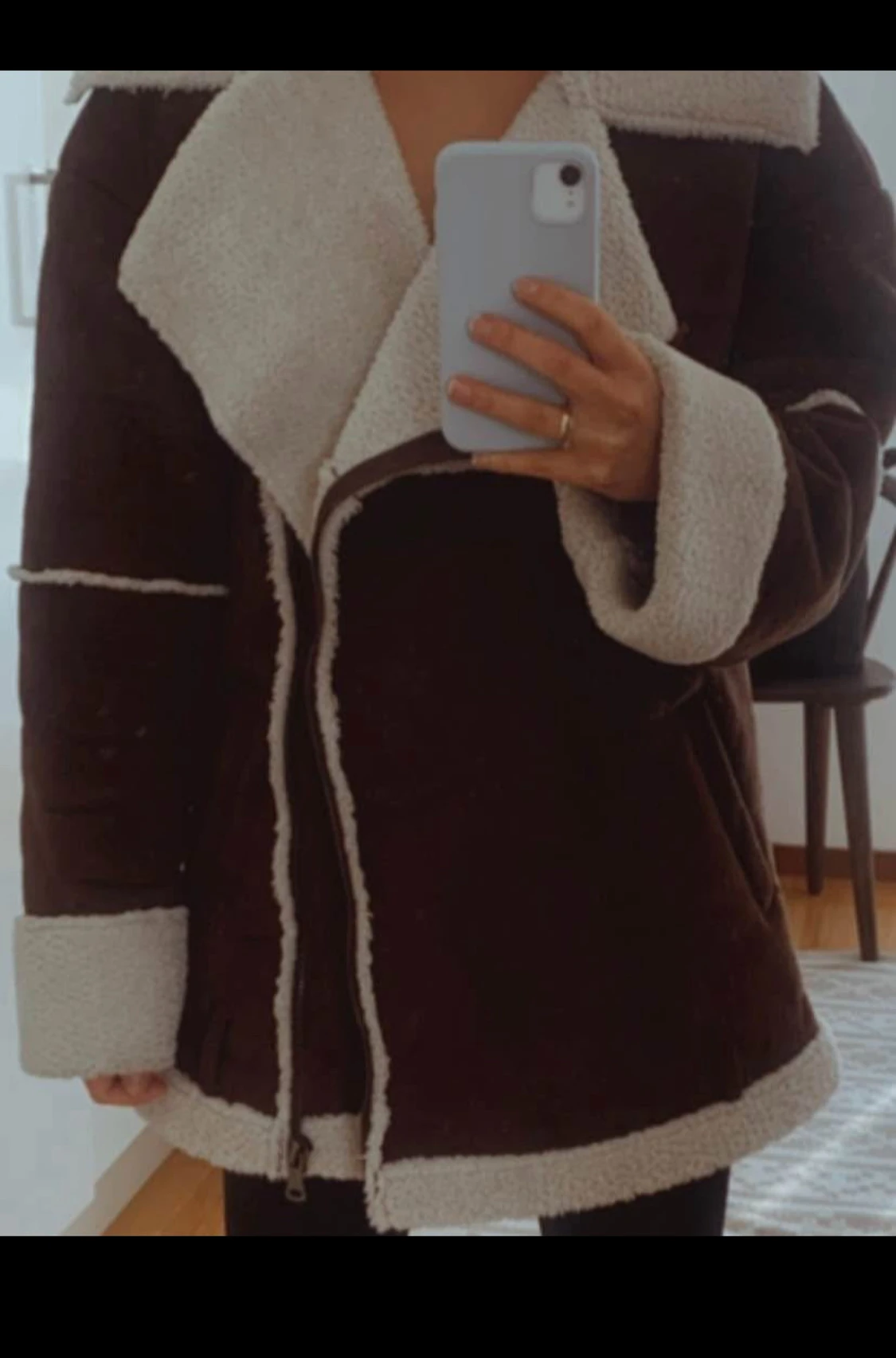 Brun teddyjacka med vita detaljer från NA-KD  - 2