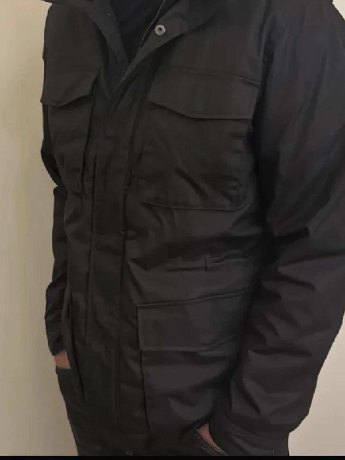 Svart parkajacka med fickor - 1