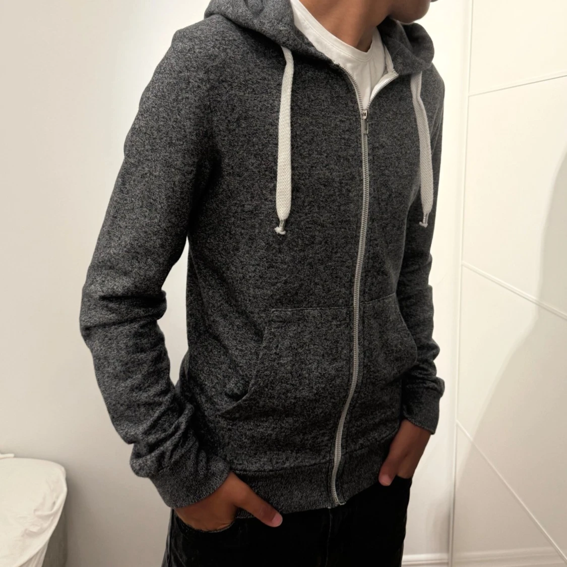 Mörkgrå hoodie med dragkedja - 2