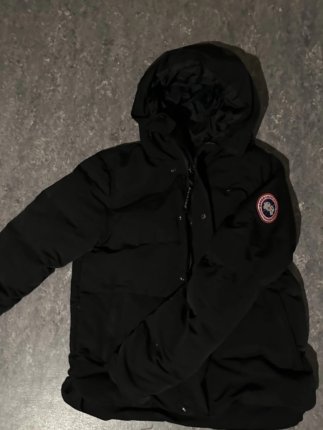 Svart pufferjacka från Canada Goose