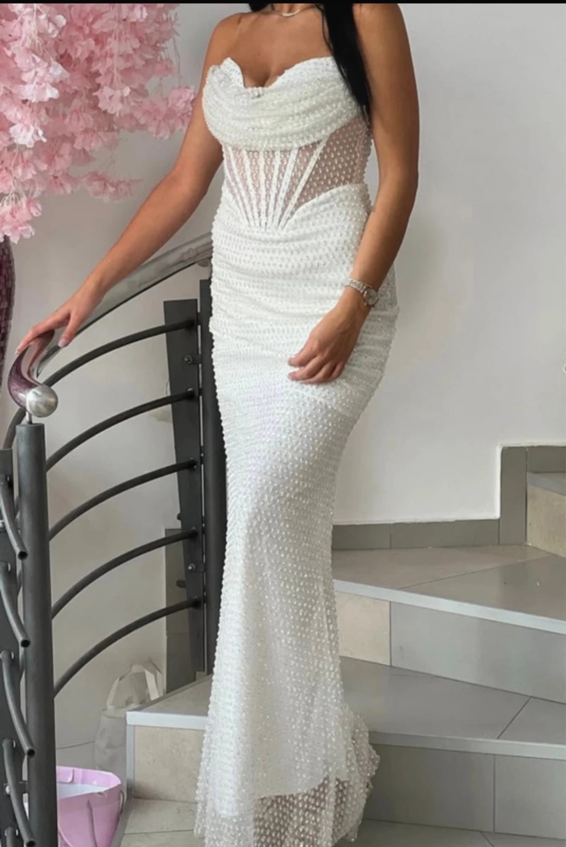 Vit glittrig långklänning med pärlor - 1