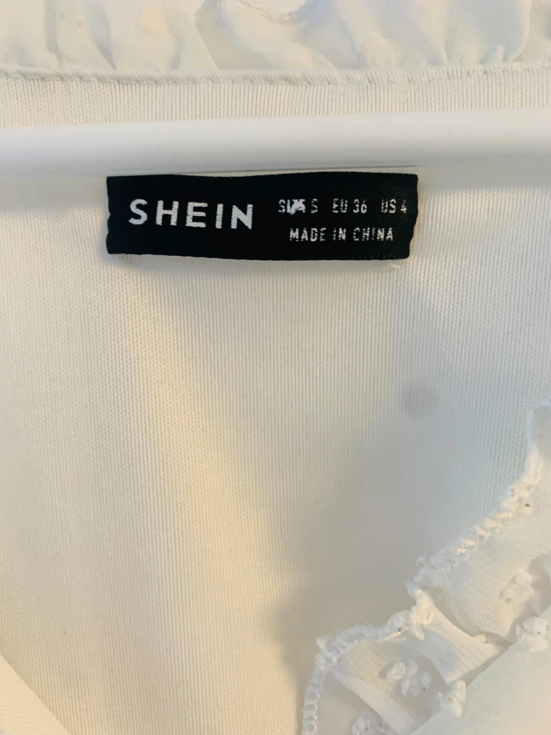 Vit prickig blus från Shein - 3