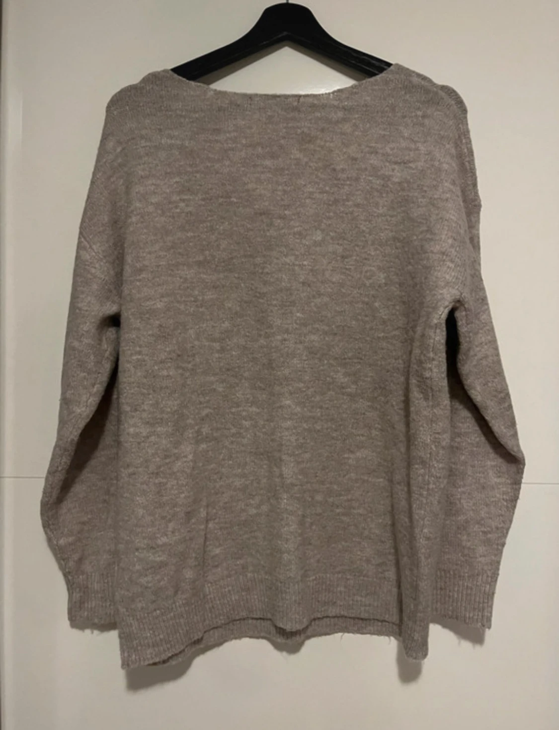 Beige stickad tröja från 157 - 2