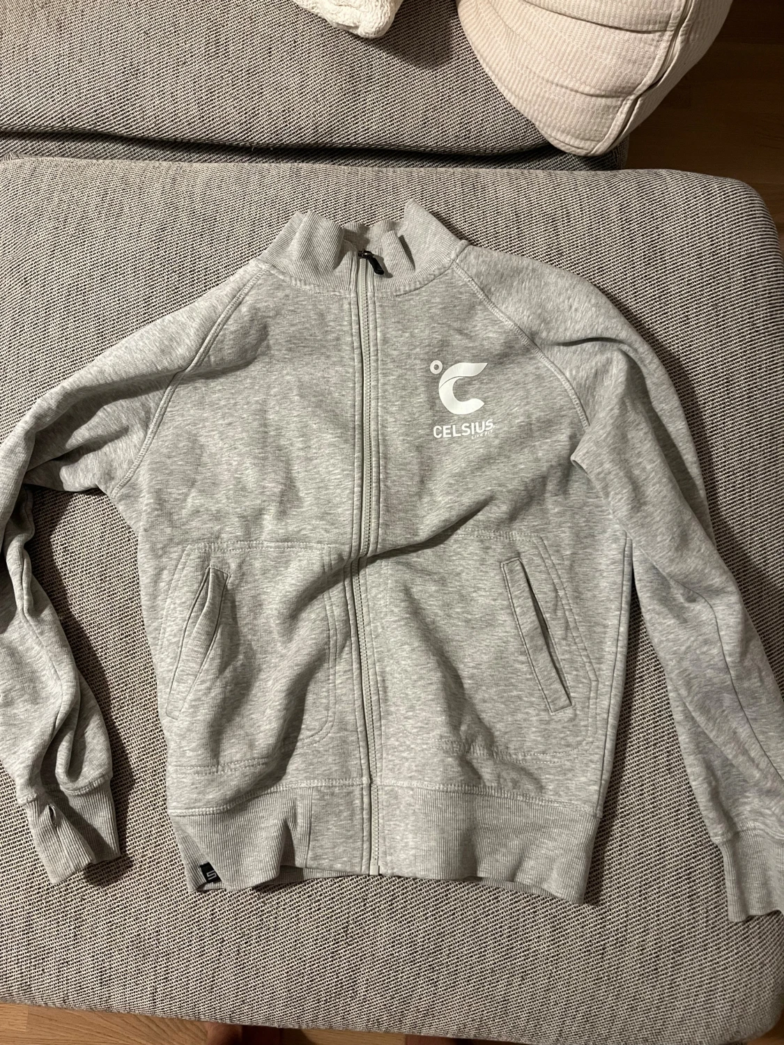 Grå ziptröja från Celsius