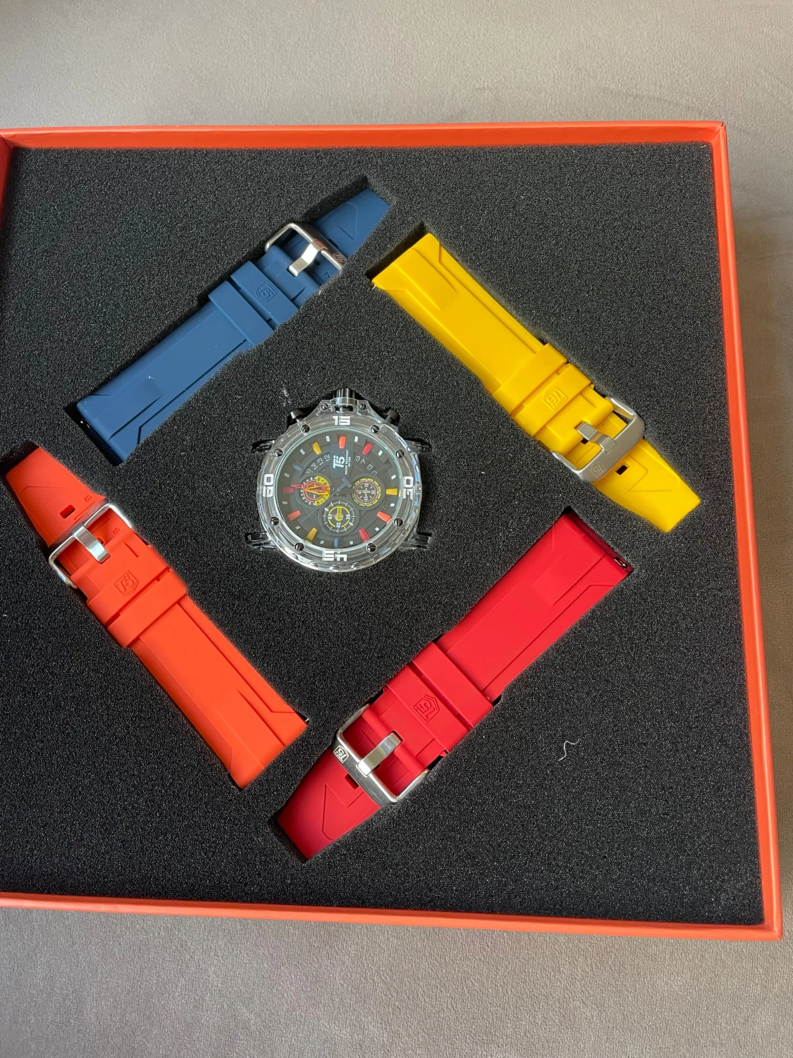 T5 klocka med färgglada silikonband