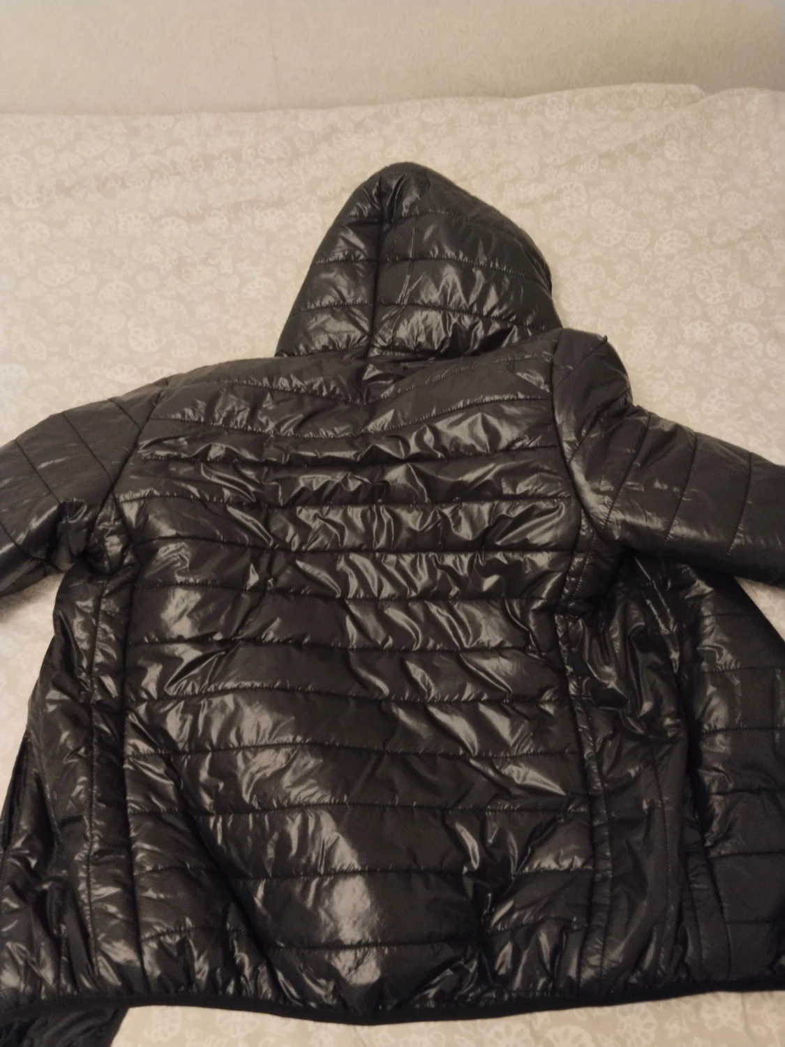 Svart pufferjacka från Emporio Armani - 1