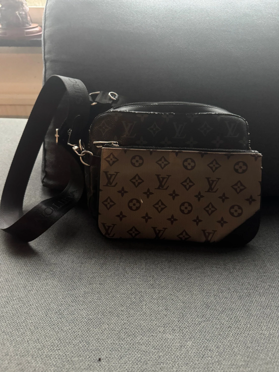 Louis Vuitton axelväska monogram