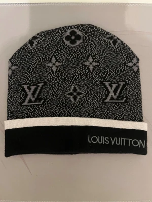 L-V mössa - Oanvänd 