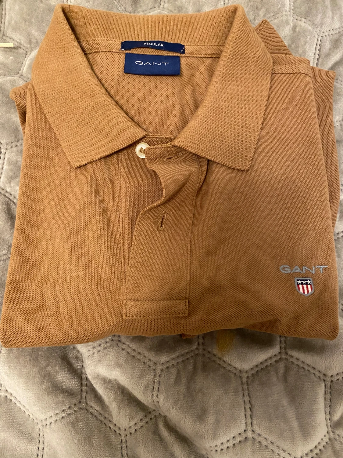 Brun pikétröja från GANT - 2