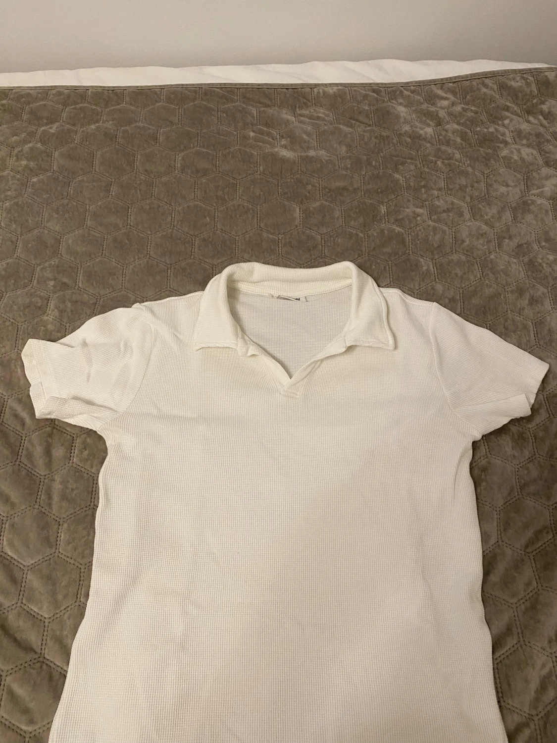 Vit ribbad pikétröja från Kappahl - 1