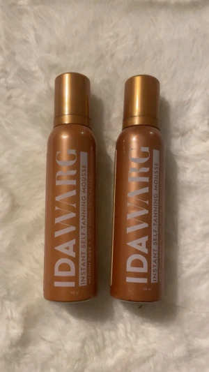 Ida Warg brun utan sol - Köptes för 200kr/st, säljer dem båda för 150kr. Vänstra är helt ny och den högra är halv använd. Färgen är medium ☺️