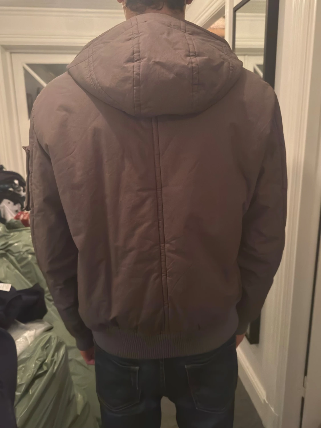 Olivgrön jacka från J.Lindeberg - 1