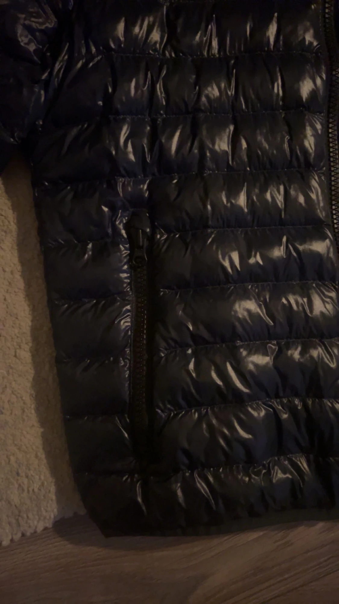 Mörkblå peak performance pufferjacka med dragkedjor - 2