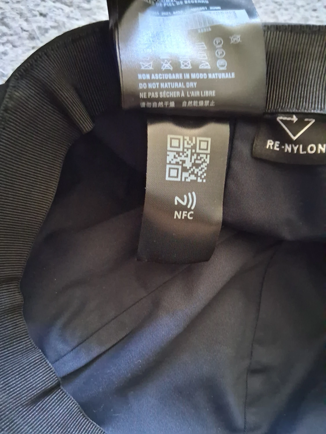 Svart keps från Prada i nylon - 3