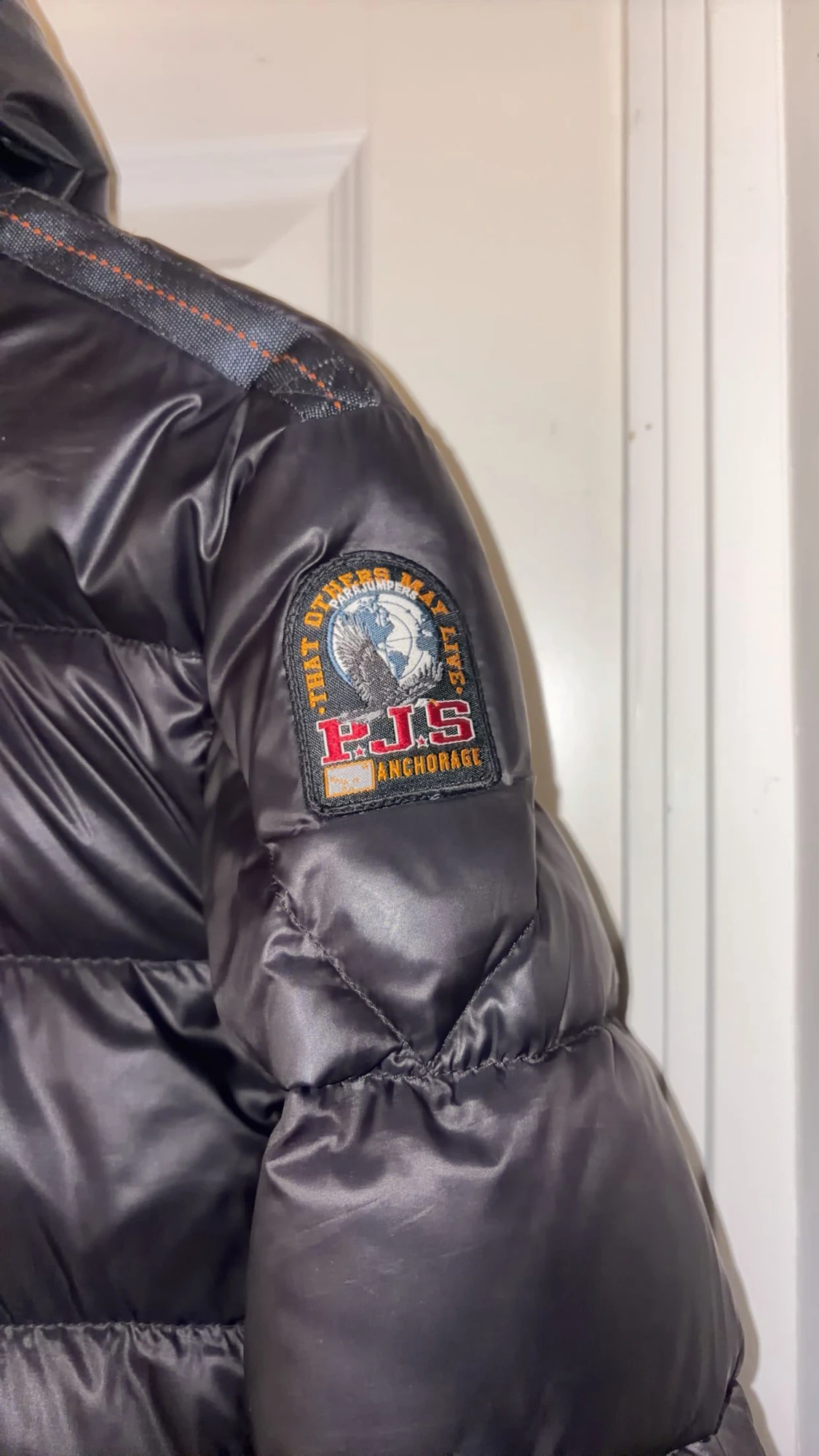 Svart dunjacka från Parajumpers - 2