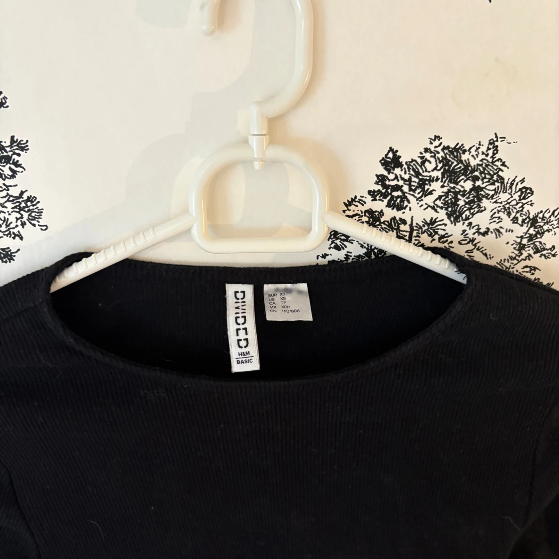 Svart croppad långärmad topp H&M - 2