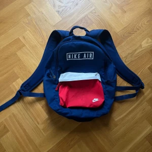 Ryggsäck - Nike heritage 2.0 backpack. Nike Air ryggsäcks. Håller 25 liter